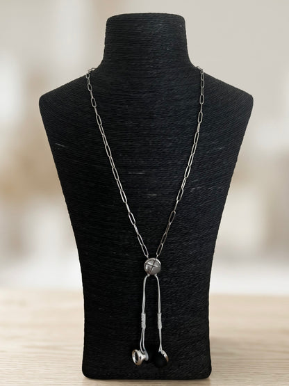 AudioFeel Chain כסוף על בובת תצוגה עם מסנני סאונד